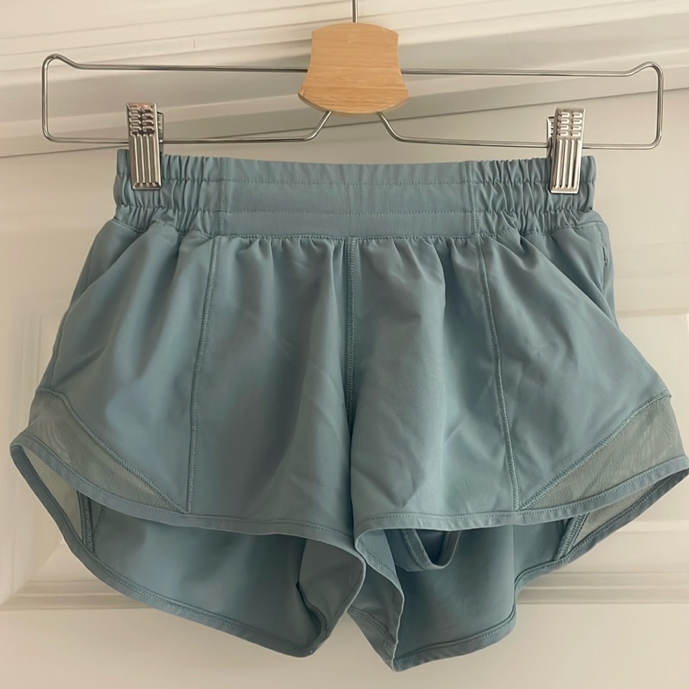 Lululemon Women's Hotty Hot Shorts blue size 2 like new